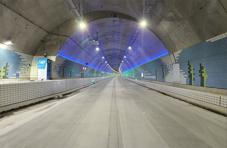 Upon completion of the Boryeong Undersea Tunnel (Starting Point, Tunnel Interior)